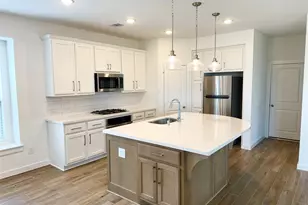 13125 Cobalt Cove Ct, Texas City, TX 77568 - Photo 2