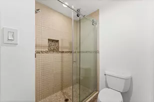 310 W Fair Harbor Ln, Houston, TX 77079 - Photo 24