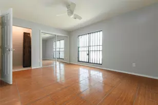 3719 Heatherbrook Dr, Houston, TX 77045 - Photo 16
