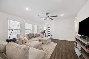 1600 Portia Ln, Conroe, TX 77301 - Photo 4