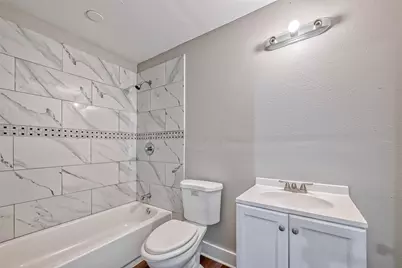 5606 Elm Springs Drive, Houston, TX 77048 - Photo 12