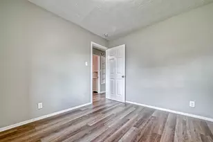 5606 Elm Springs Dr, Houston, TX 77048 - Photo 18