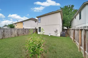 3012 La Estancia Ln, Houston, TX 77093 - Photo 8