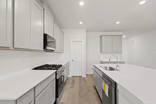 17002 Hazelnut Dr, Conroe, TX 77302 - Photo 4