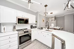 2111 Welch St, Houston, TX 77019 - Photo 8