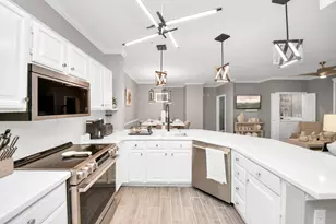2111 Welch St, Houston, TX 77019 - Photo 10