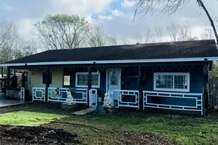 322 County Rd 153, Bay City, TX 77414 - Photo 2