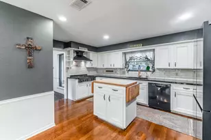 20 Amherst Ct, Conroe, TX 77304 - Photo 10