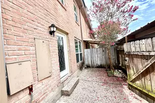 359 N Post Oak Ln, Houston, TX 77024 - Photo 32
