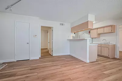 2750 Holly Hall Street #910, Houston, TX 77054 - Photo 6