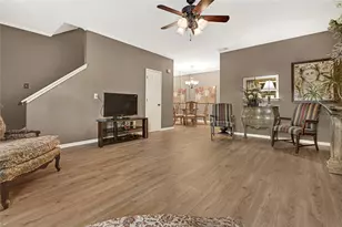 9800 Pagewood Ln, Houston, TX 77042 - Photo 6