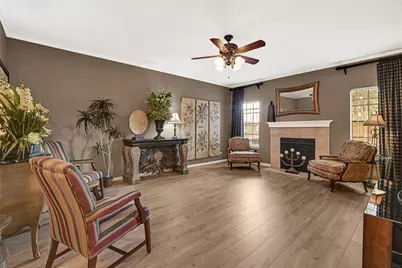 9800 Pagewood Lane #2703, Houston, TX 77042 - Photo 4