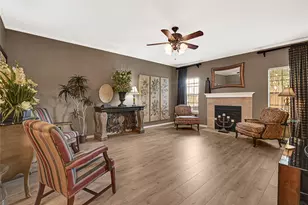 9800 Pagewood Ln, Houston, TX 77042 - Photo 4
