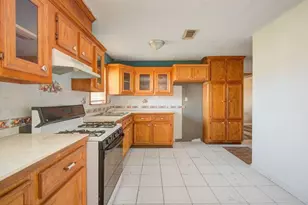 714 W 7th St, Freeport, TX 77541 - Photo 12