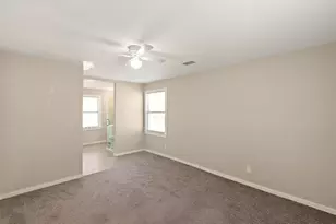 418 S Shanks St, Clute, TX 77531 - Photo 10