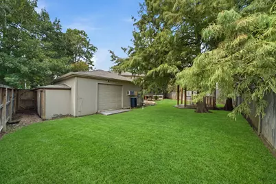 8102 Durklyn Lane, Houston, TX 77070 - Photo 36