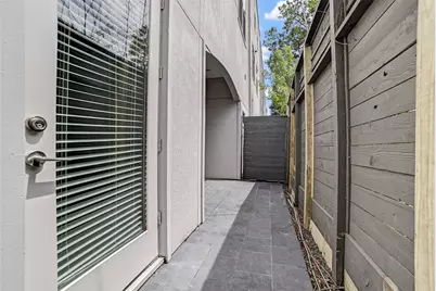 1010 Savannah Cedar Lane, Houston, TX 77043 - Photo 44