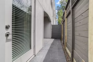 1010 Savannah Cedar Ln, Houston, TX 77043 - Photo 44