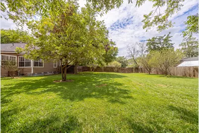 906 W First Street, Brenham, TX 77833 - Photo 26