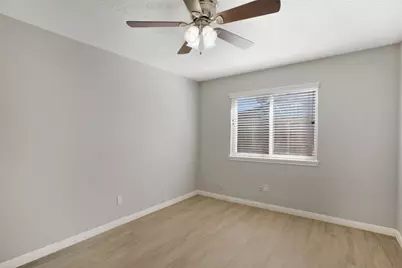 9114 Southbluff Boulevard, Houston, TX 77089 - Photo 14