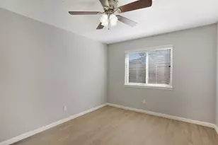 9114 Southbluff Blvd, Houston, TX 77089 - Photo 14
