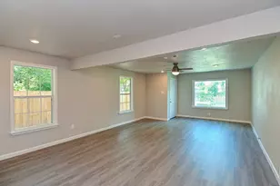 4714 Nichols St, Houston, TX 77020 - Photo 6