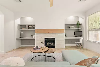 127 Ledgestone Place, The Woodlands, TX 77382 - Photo 8