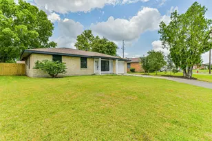 3025 15th Ave N, Texas City, TX 77590 - Photo 2