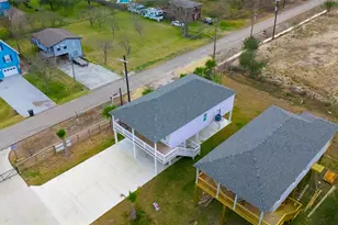 1342 Sapphire Palms Ct, Dickinson, TX 77539 - Photo 2