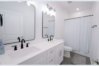 1342 Sapphire Palms Court, Dickinson, TX 77539 - Photo 10