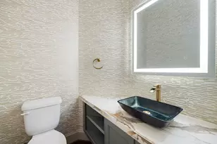 2415 Commonwealth St, Houston, TX 77006 - Photo 14