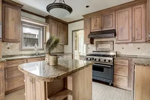 2137 W Main St, Houston, TX 77098 - Photo 16
