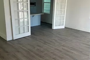 1523 21st St, Galveston, TX 77550 - Photo 2