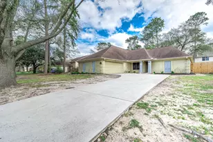 11910 Pondwood Dr, Cypress, TX 77429 - Photo 4