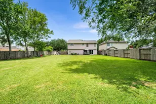 205 Oak Harbor Dr, Houston, TX 77062 - Photo 24