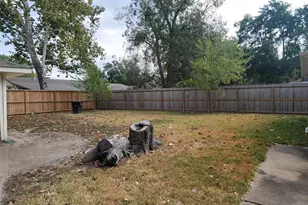 4306 Saratoga Dr, Houston, TX 77088 - Photo 4