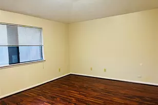 8239 Squires Pl Dr, Houston, TX 77083 - Photo 12