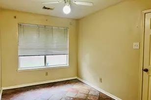 8239 Squires Pl Dr, Houston, TX 77083 - Photo 10