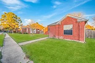 6434 Bosley Ln, Houston, TX 77084 - Photo 2