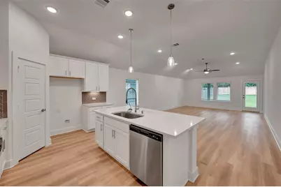 136 Wasatch Peaks Way, Willis, TX 77378 - Photo 4