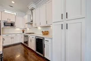 2516 Bevis St, Houston, TX 77008 - Photo 8