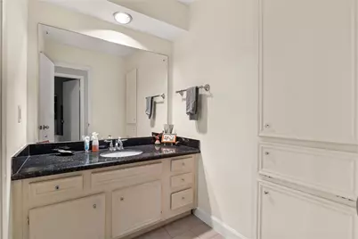 10121 Valley Forge Drive, Houston, TX 77042 - Photo 30