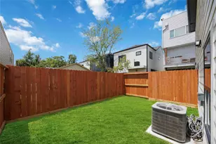 8816 Scott St, Houston, TX 77051 - Photo 22