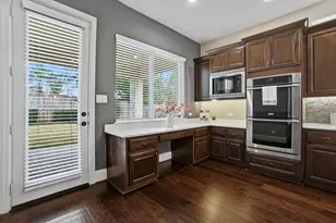 75 W Sawyer Ridge Dr, The Woodlands, TX 77389 - Photo 12