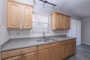 9834 Denning Dr, Houston, TX 77078 - Photo 14