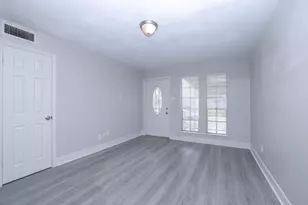 9834 Denning Dr, Houston, TX 77078 - Photo 8