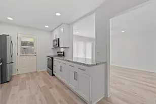 12907 Trail Hollow Dr, Houston, TX 77079 - Photo 18