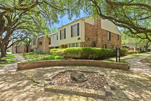 12907 Trail Hollow Dr, Houston, TX 77079 - Photo 4