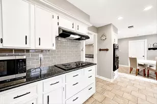 1907 Round Spring Dr, Houston, TX 77339 - Photo 18