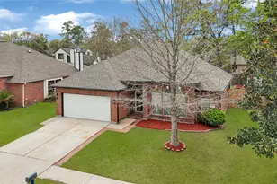 22127 Nobles Crossing Dr, Spring, TX 77373 - Photo 2